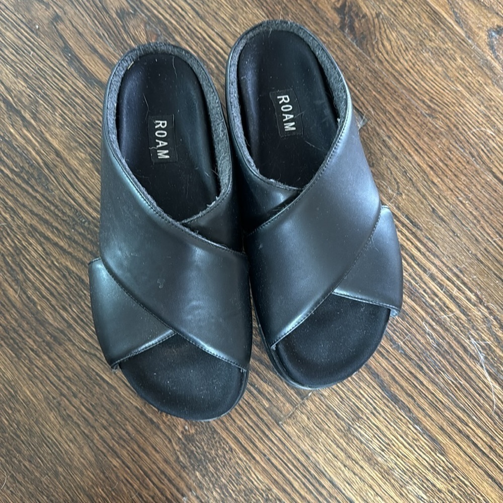 Roam Cross Stack Slides - image 5